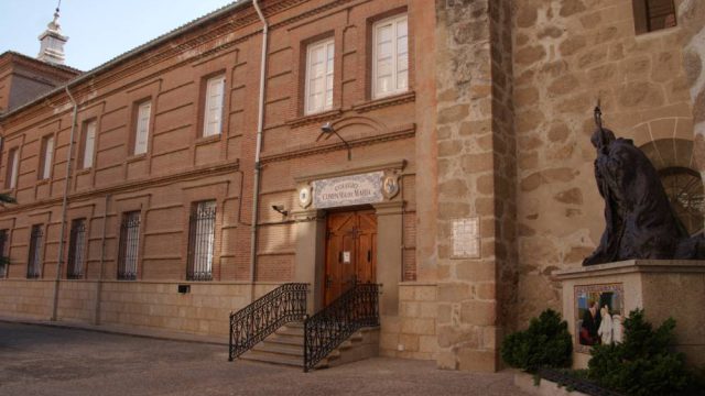 Entrada del Colegio