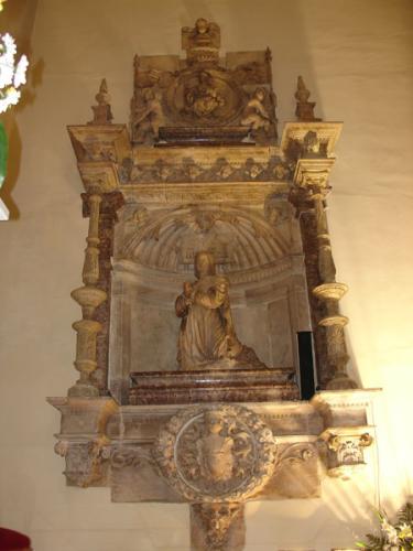 Sepulcro orante de Dña. Catalina de Mendoza